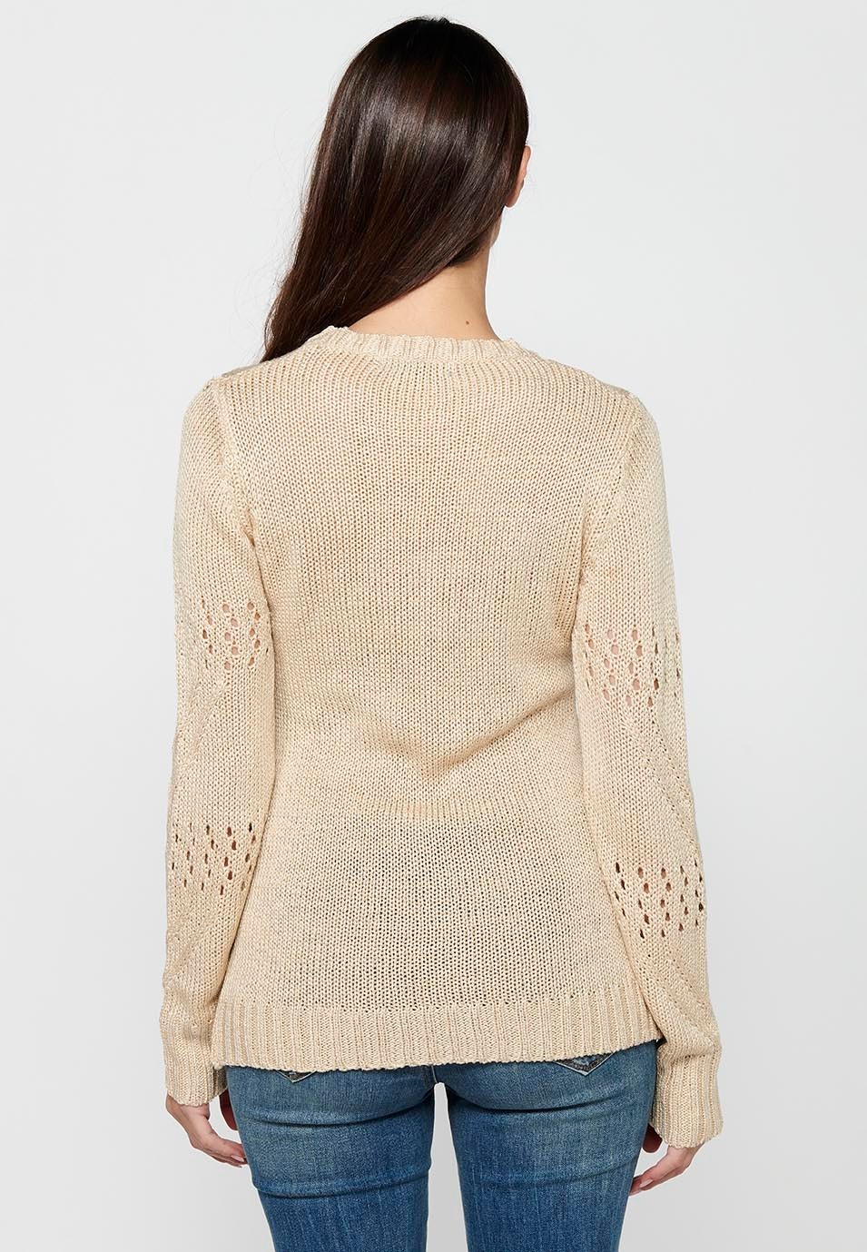 Pull à manches longues et col rond. Tricot Beige Ajouré Devant pour Femme 6