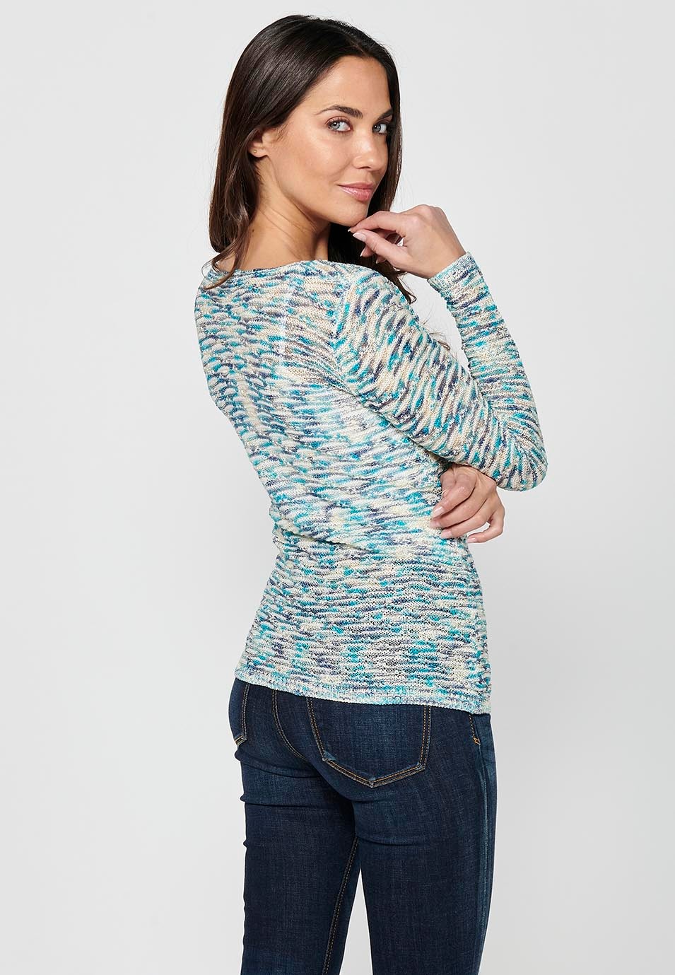 Pull bleu à manches longues et col bateau pour femme 5