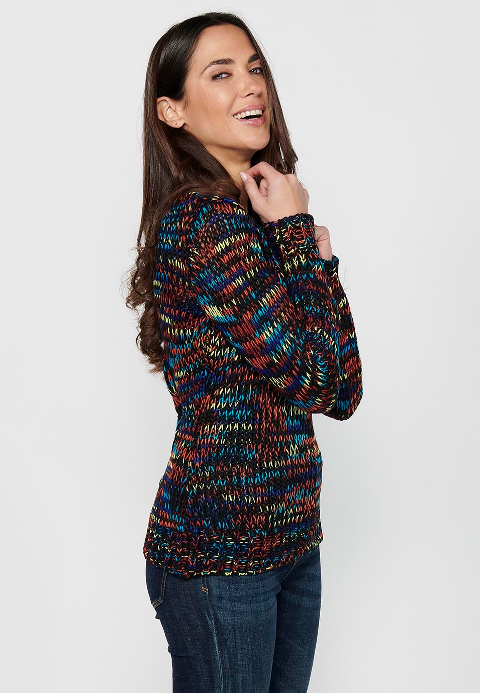 Pull col rond manches longues. Tricot rayé multicolore pour femme 7