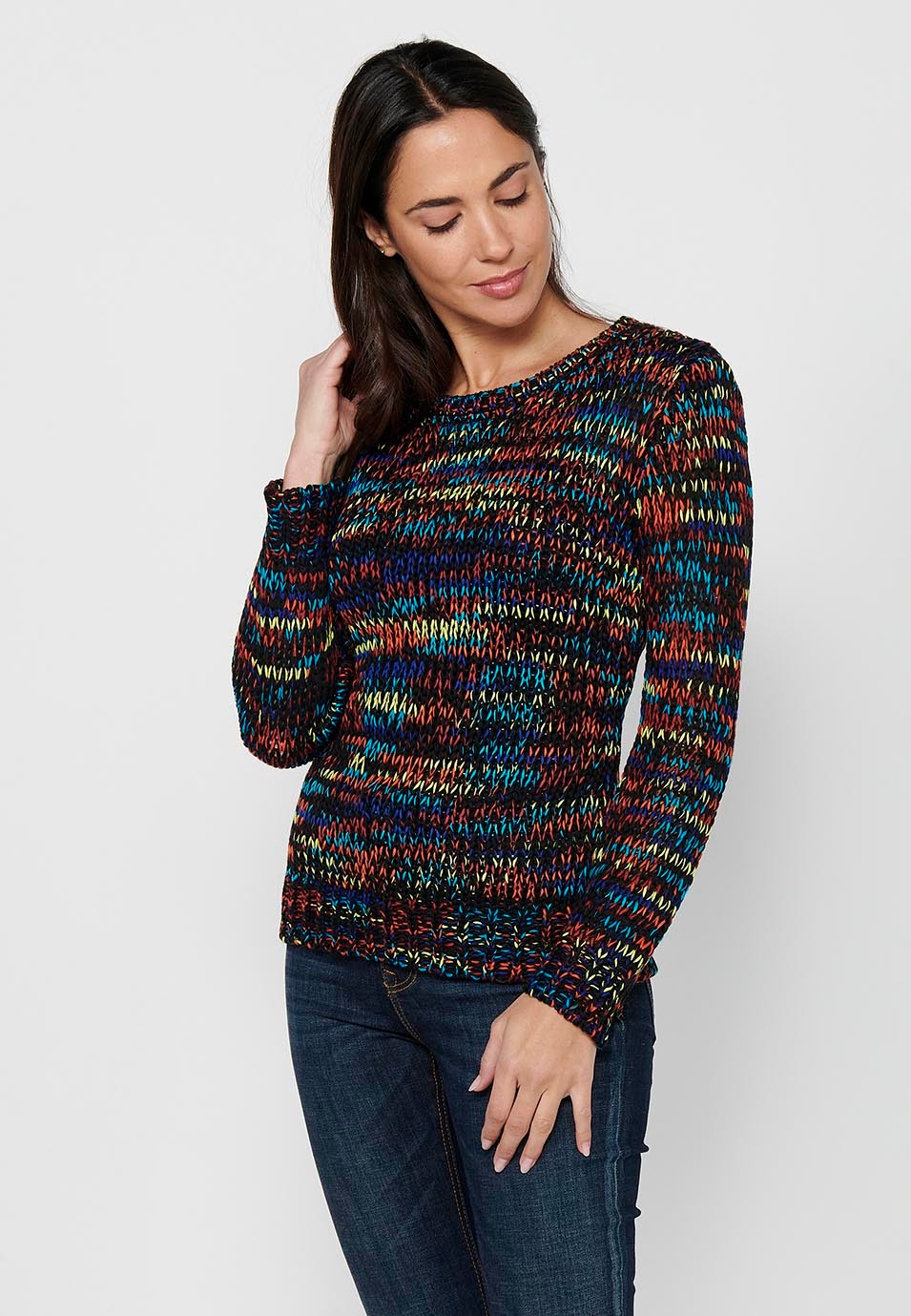 Pull col rond manches longues. Tricot rayé multicolore pour femme 5