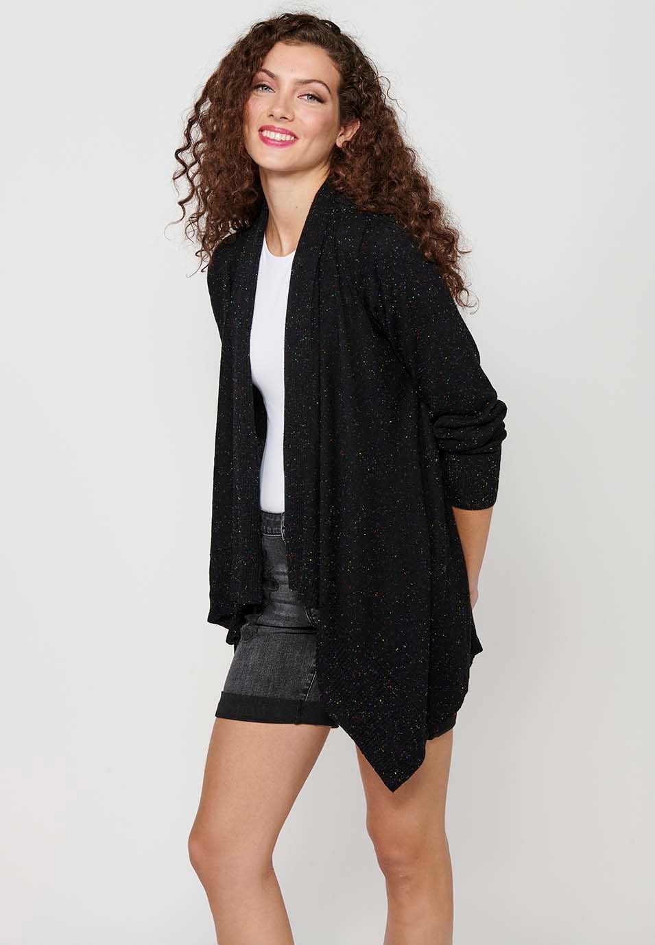 Veste en tricot à manches longues avec finition asymétrique. Tricot marbré noir pour femme 4