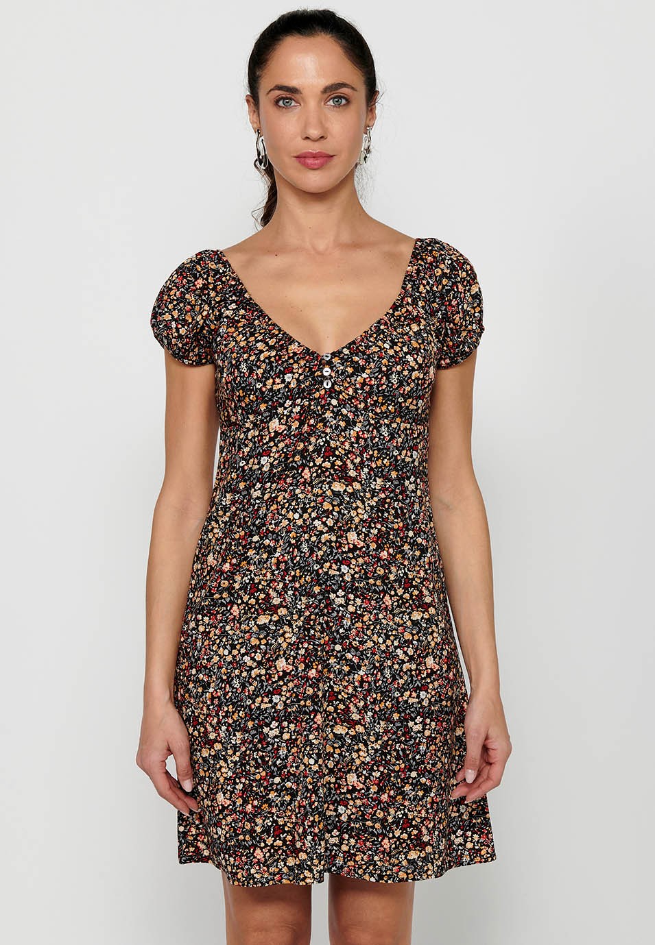 Damen-Kleid mit mehrfarbigem Blumendruck, kurzen Ärmeln, gerafftem Ausschnitt und Reißverschluss hinten 8