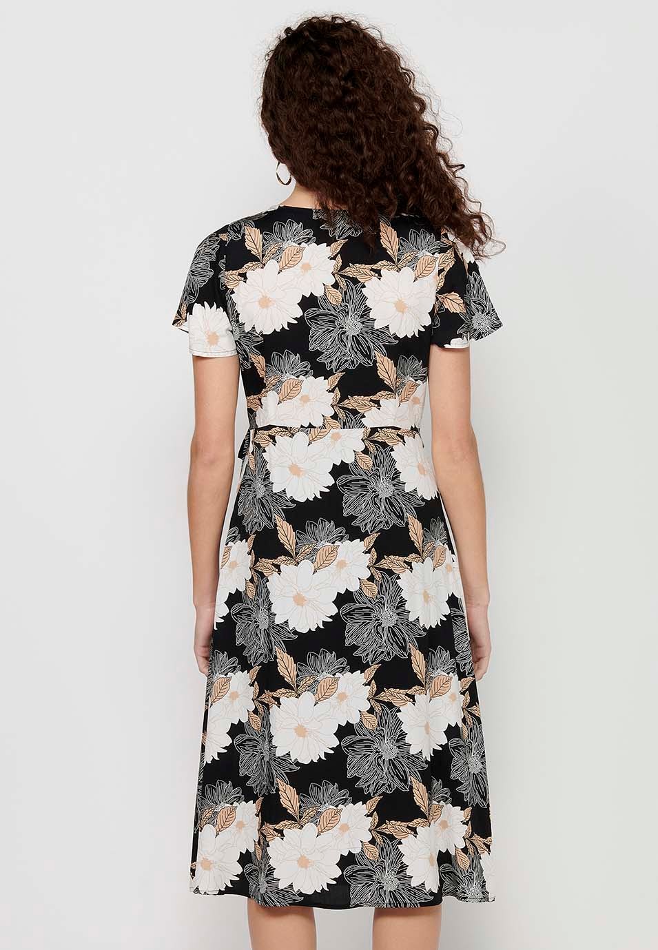 Kurzärmliges Kleid mit überkreuztem V-Ausschnitt und Blumendruck in Schwarz für Damen 8