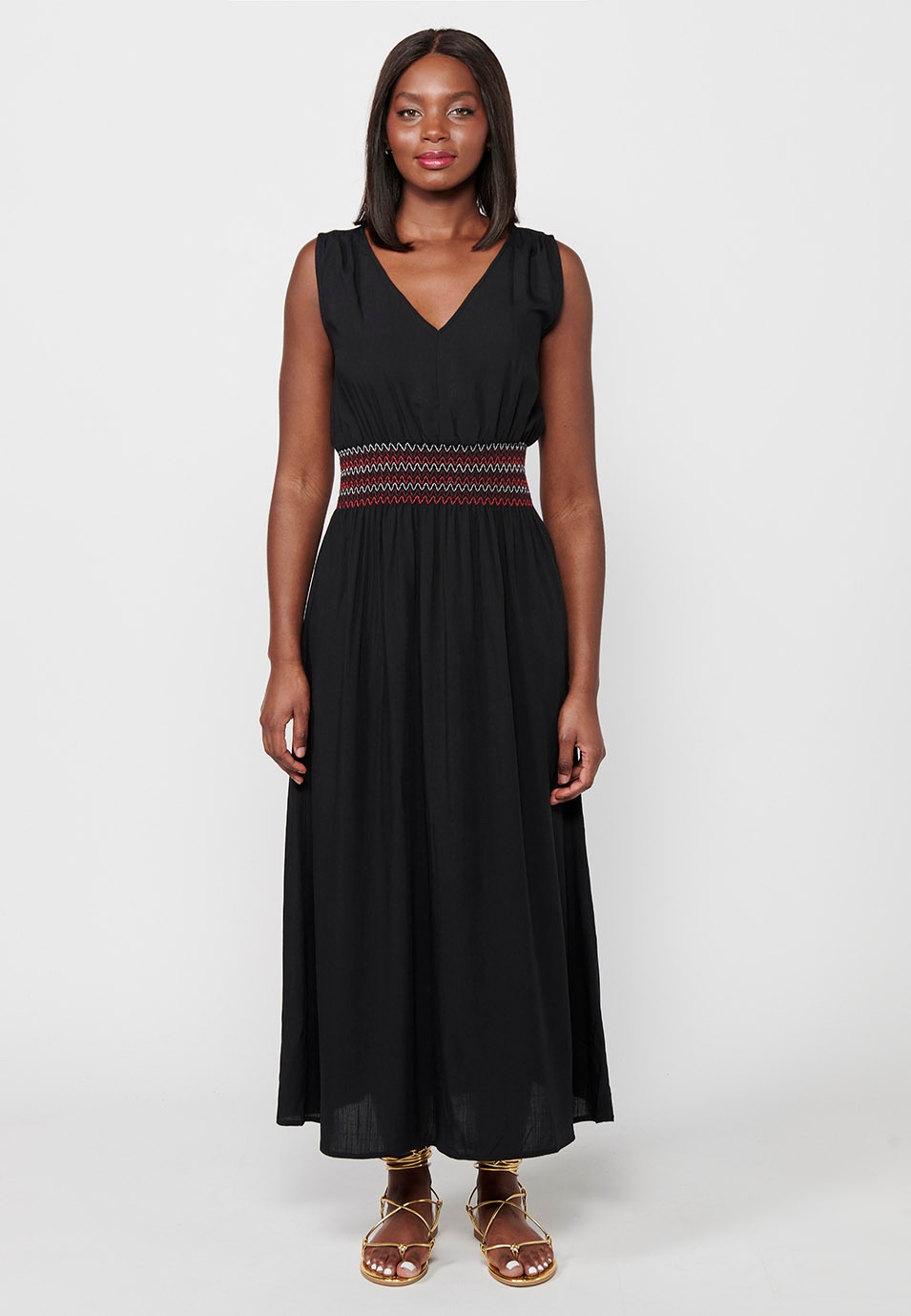 Long sleeveless dress, V-neckline, rubberized waist, black color for women