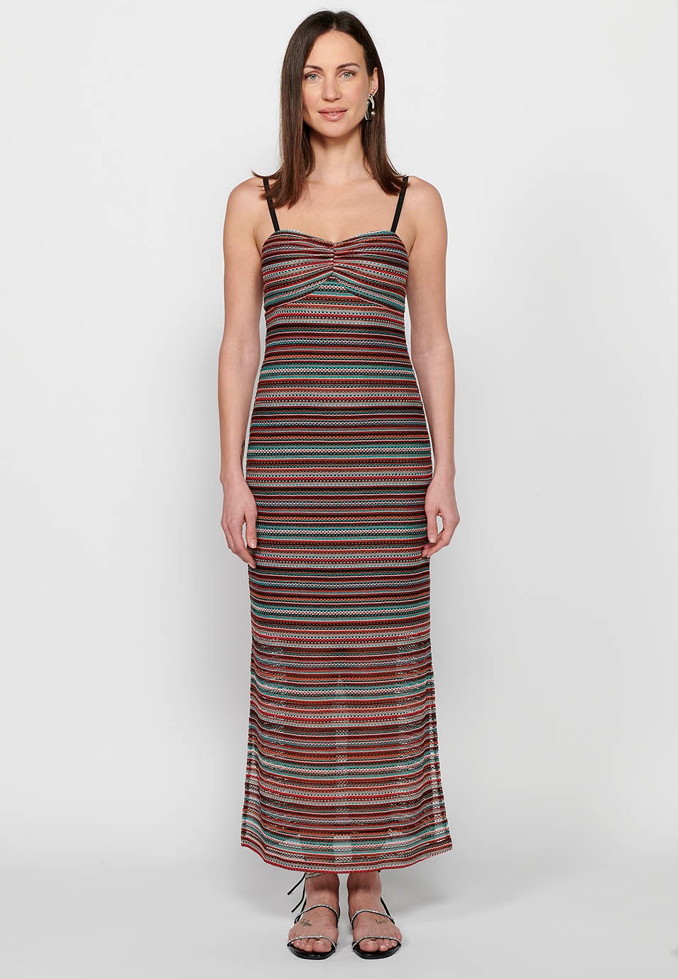 Langes Damenkleid mit verstellbaren Trägern aus durchbrochenem Stoff mit mehrfarbigem Futter 1