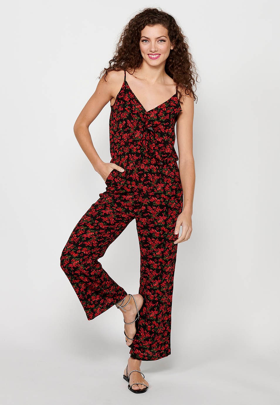 Pantalon habillé long à bretelles réglables avec taille caoutchoutée et imprimé floral rouge pour Femme