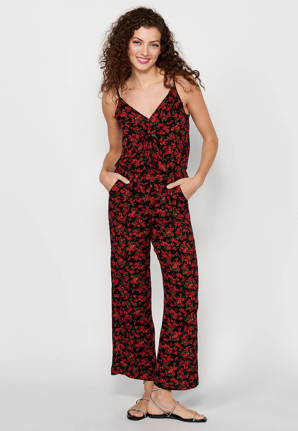 Lange Anzughose mit verstellbaren Trägern, gummiertem Bund und rotem Blumendruck für Damen 2