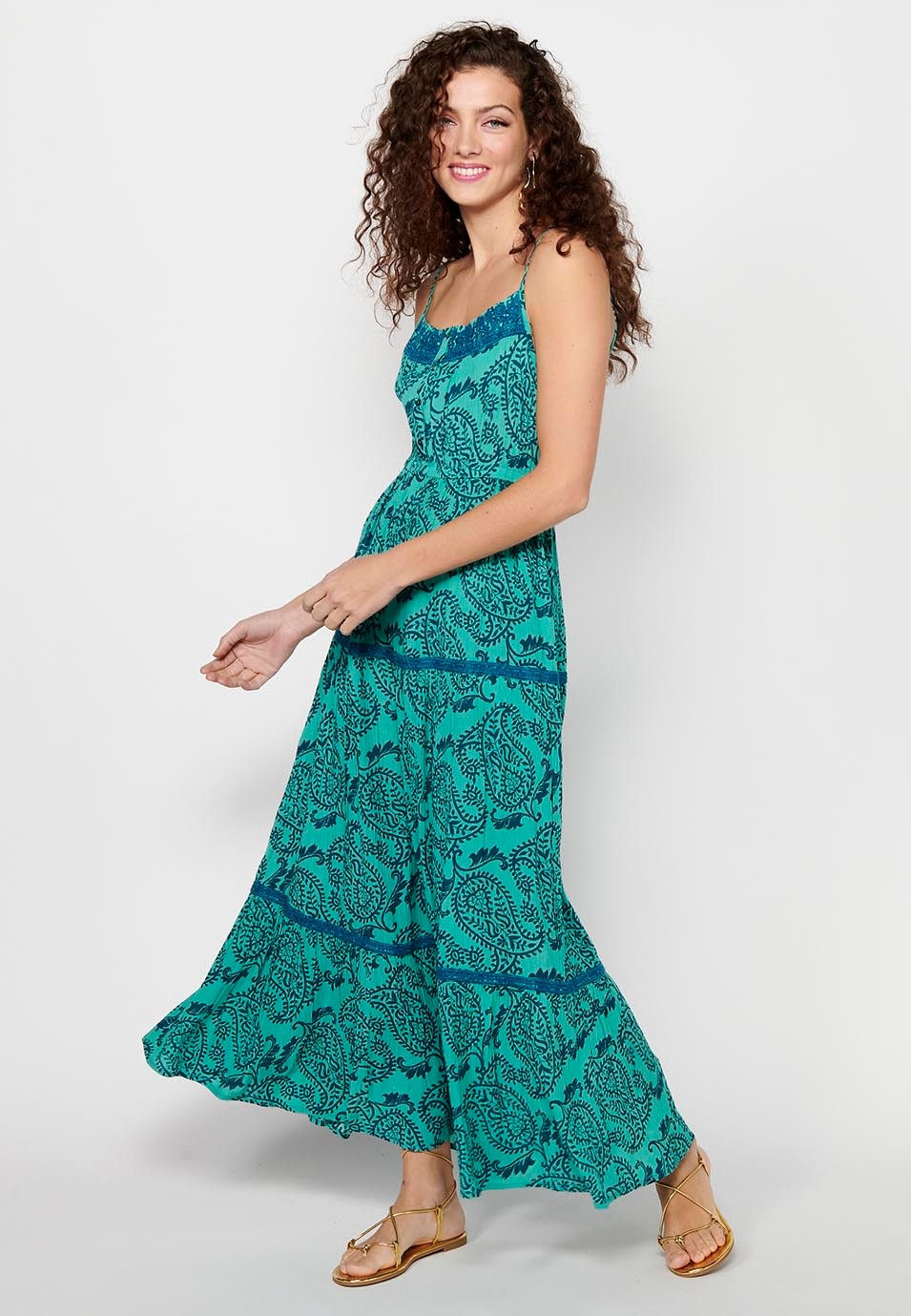 Langes Kleid mit verstellbaren Trägern mit Blumendruck und gestickten Details sowie blauen Knöpfen vorne für Damen 4