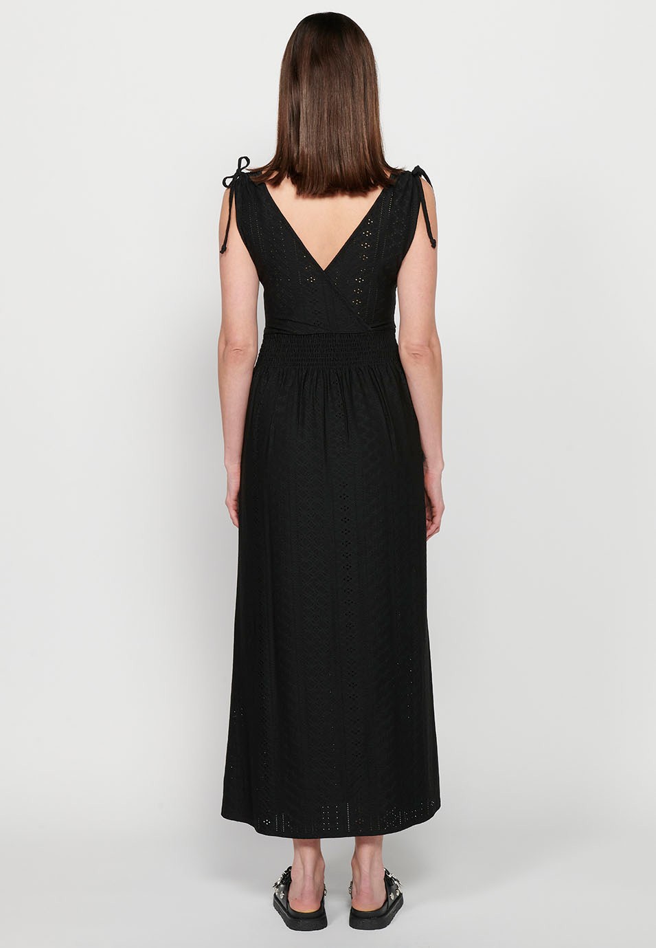 Robe longue à bretelles froissées et taille caoutchoutée avec décolleté en V croisé en Noir pour Femme 3