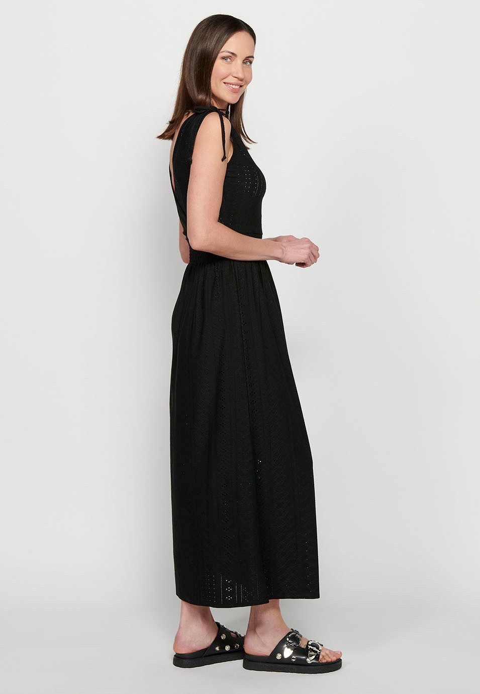 Robe longue à bretelles froissées et taille caoutchoutée avec décolleté en V croisé en Noir pour Femme 2