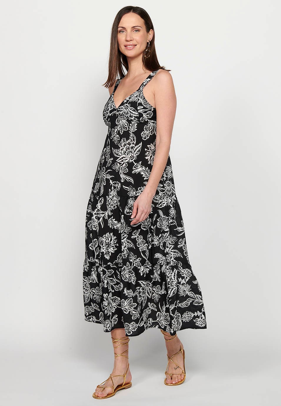 Vestido largo de tirante ancho con Acabado en volante y Escote en pico con Estampado floral de Color Negro para Mujer