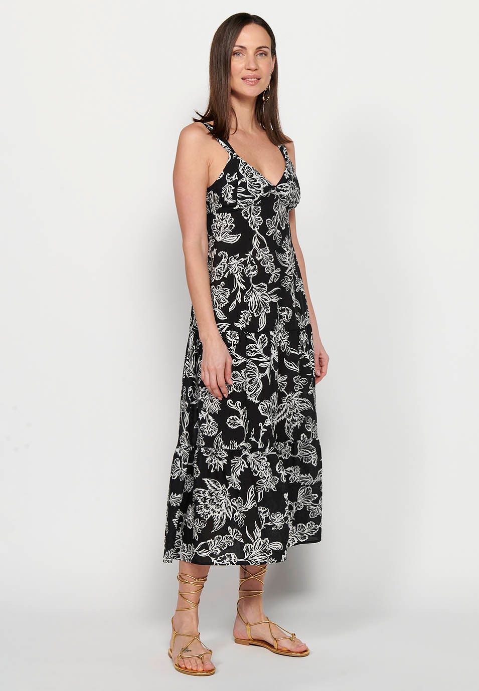 Robe longue à larges bretelles avec finition volantée et décolleté en V à imprimé fleuri en Noir pour Femme 3