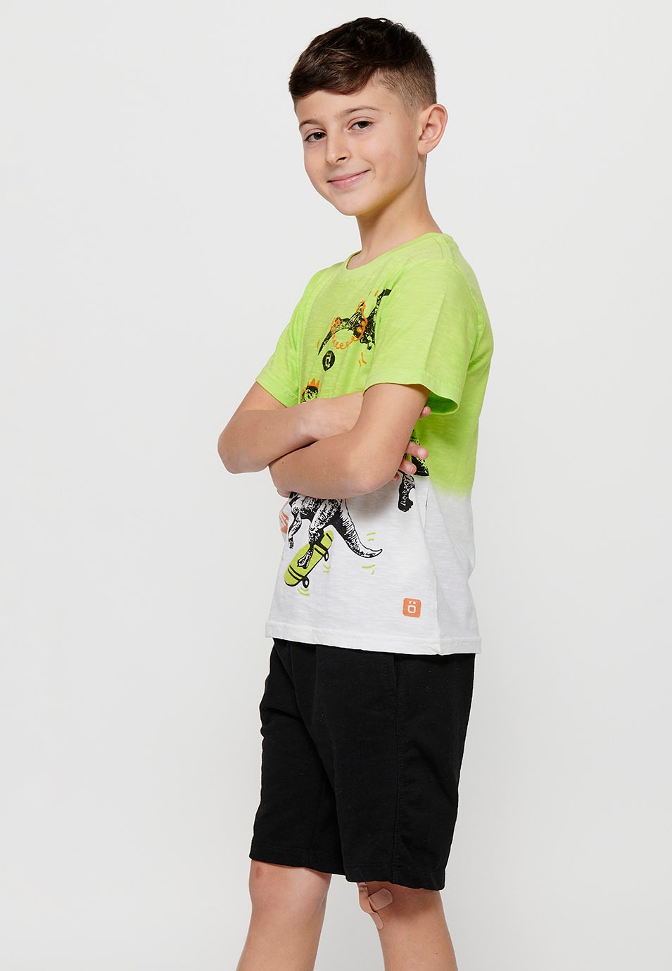 Short-sleeved Cotton T-shirt with round neck and front print in Lime color for Boys