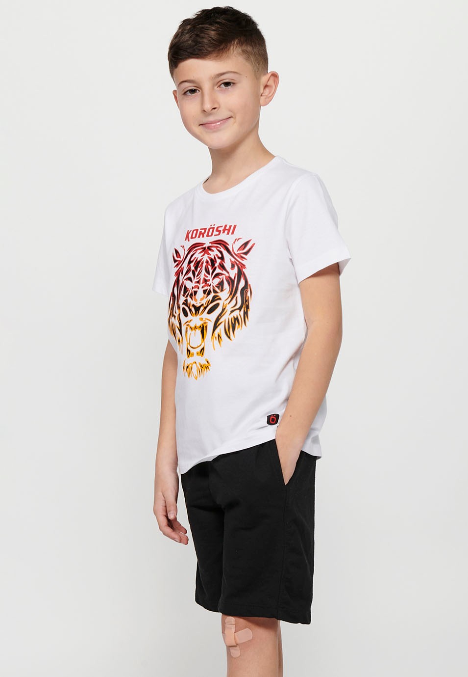 Short-sleeved cotton T-shirt with a round neckline. White front print for Boys