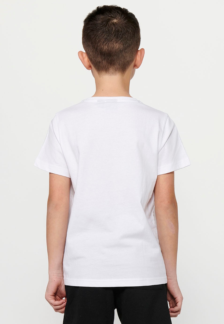 Short-sleeved cotton T-shirt with a round neckline. White front print for Boys