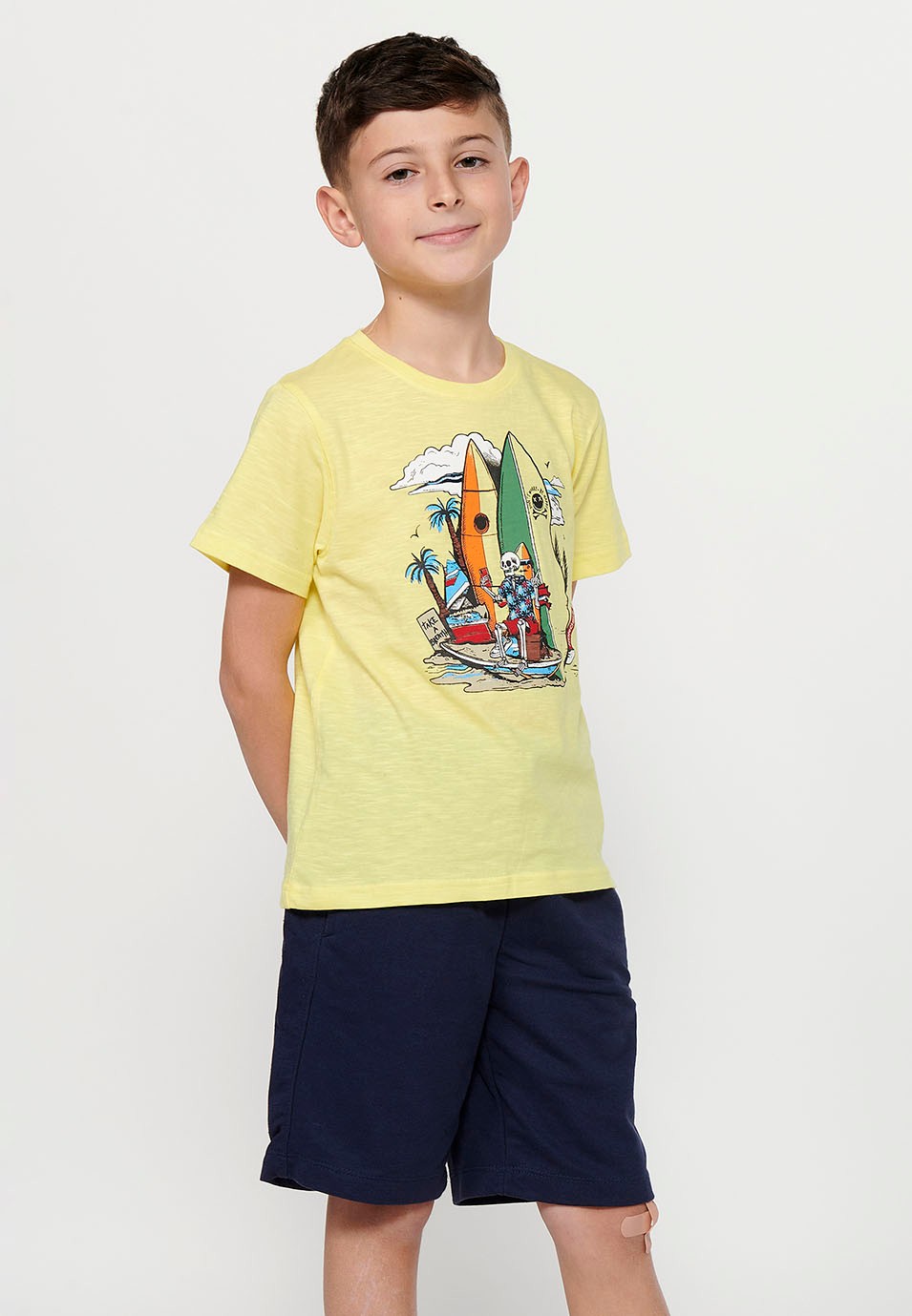 Short-sleeved cotton T-shirt with a round neckline. Yellow front print for Boys