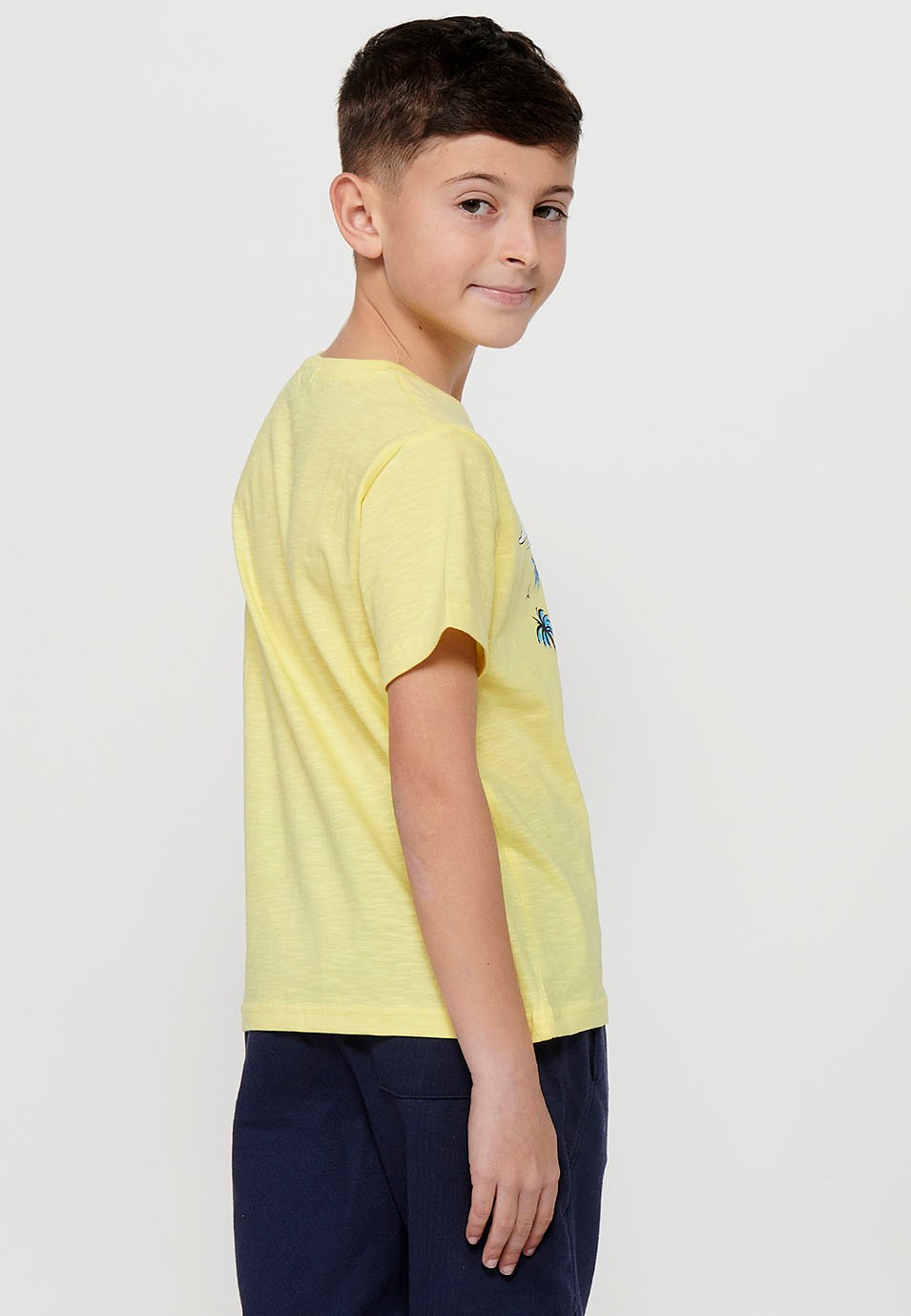 Short-sleeved cotton T-shirt with a round neckline. Yellow front print for Boys