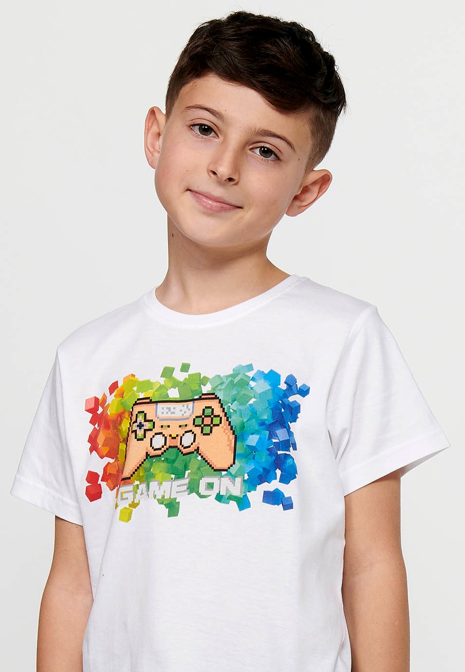 Short-sleeved cotton T-shirt with a round neckline. White front print for Boys