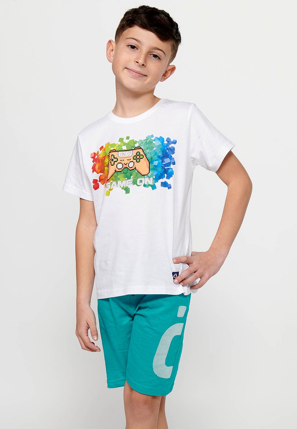 Short-sleeved cotton T-shirt with a round neckline. White front print for Boys