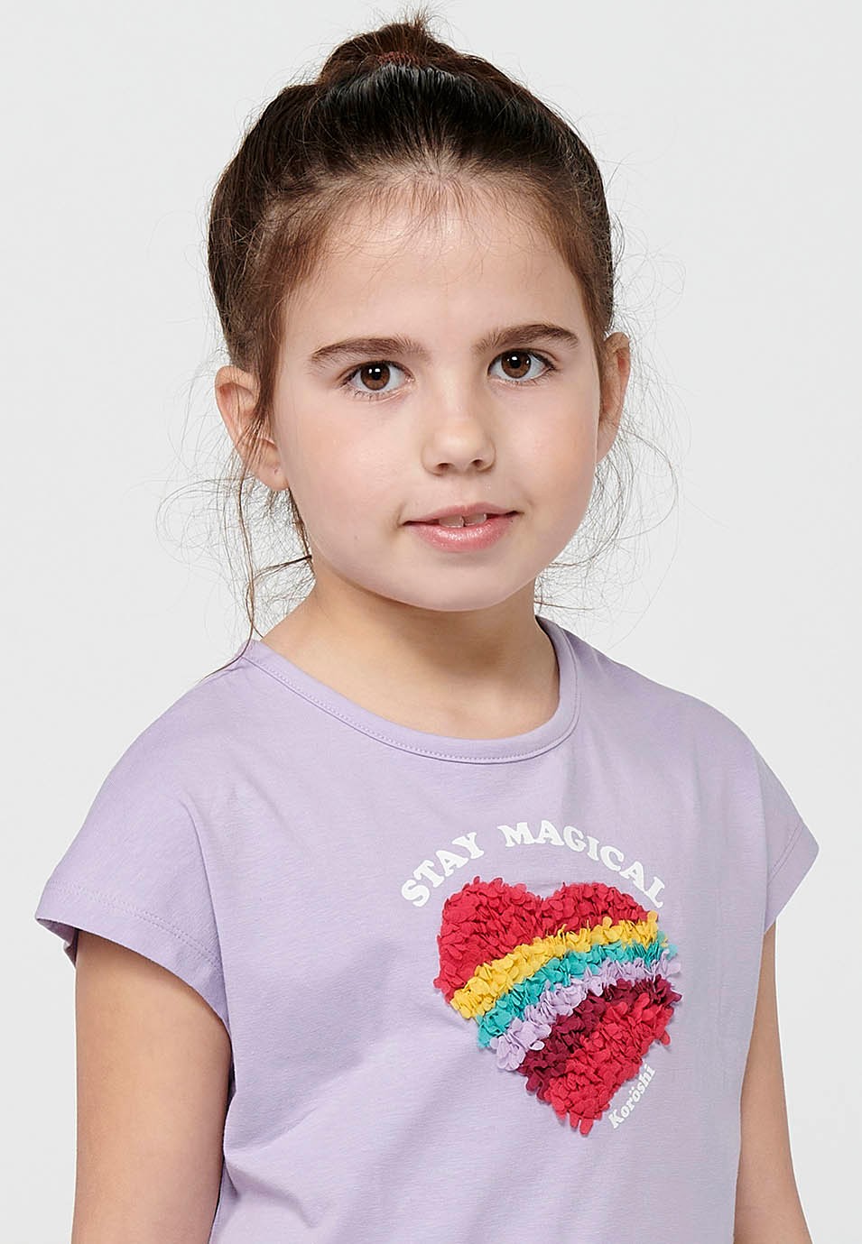 Camiseta de manga corta con Cuello redondo y Estampado delantero con relieve de Color Lila para Niña