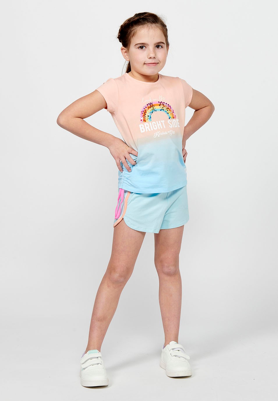Samarreta de màniga curta Top a dos colors degradats amb Estampat davanter i Detalls laterals de Color Multicolor per a Nena