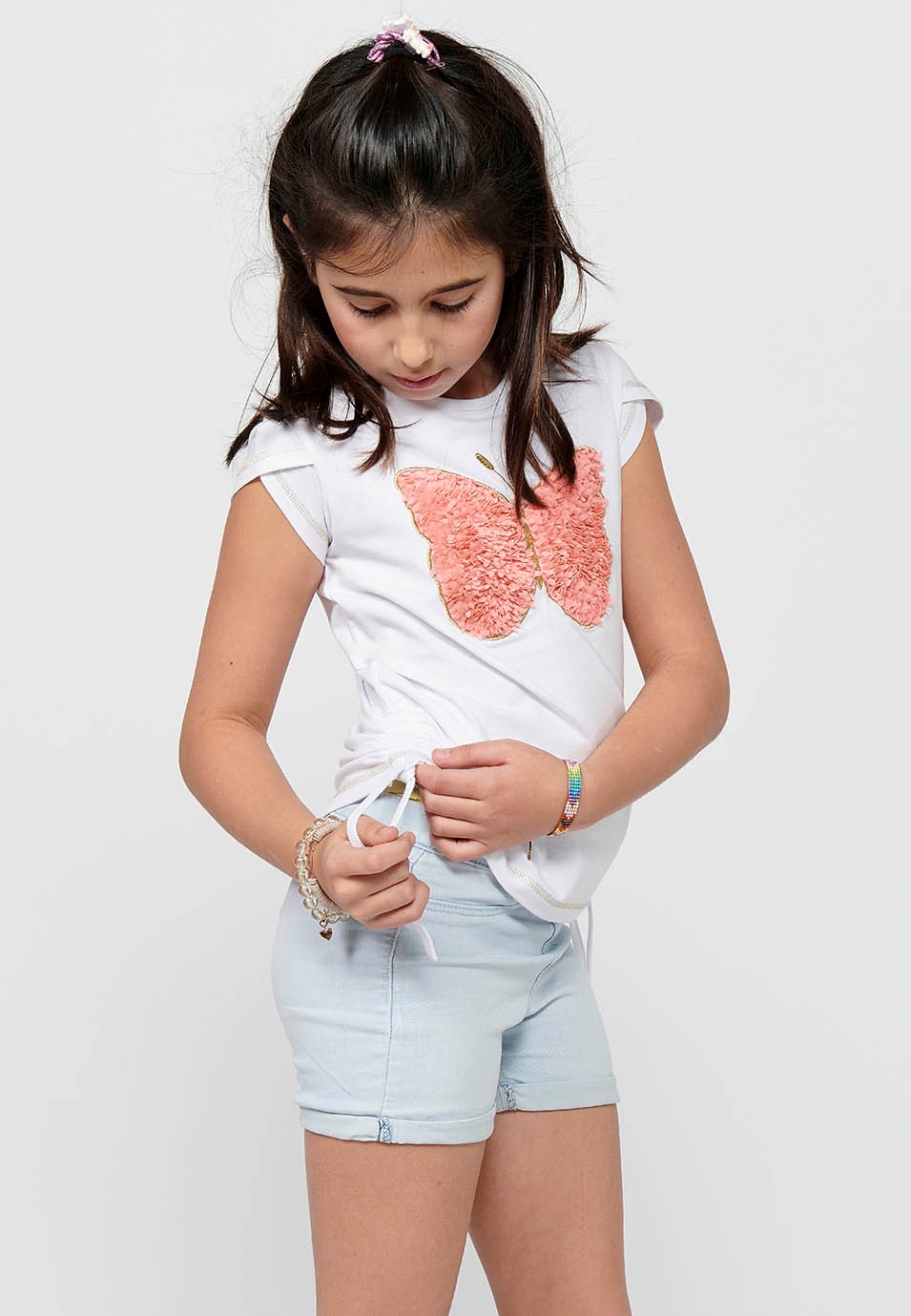 Short-sleeved T-shirt Round Neck Top with Front Print and White Side Details for Girls 1