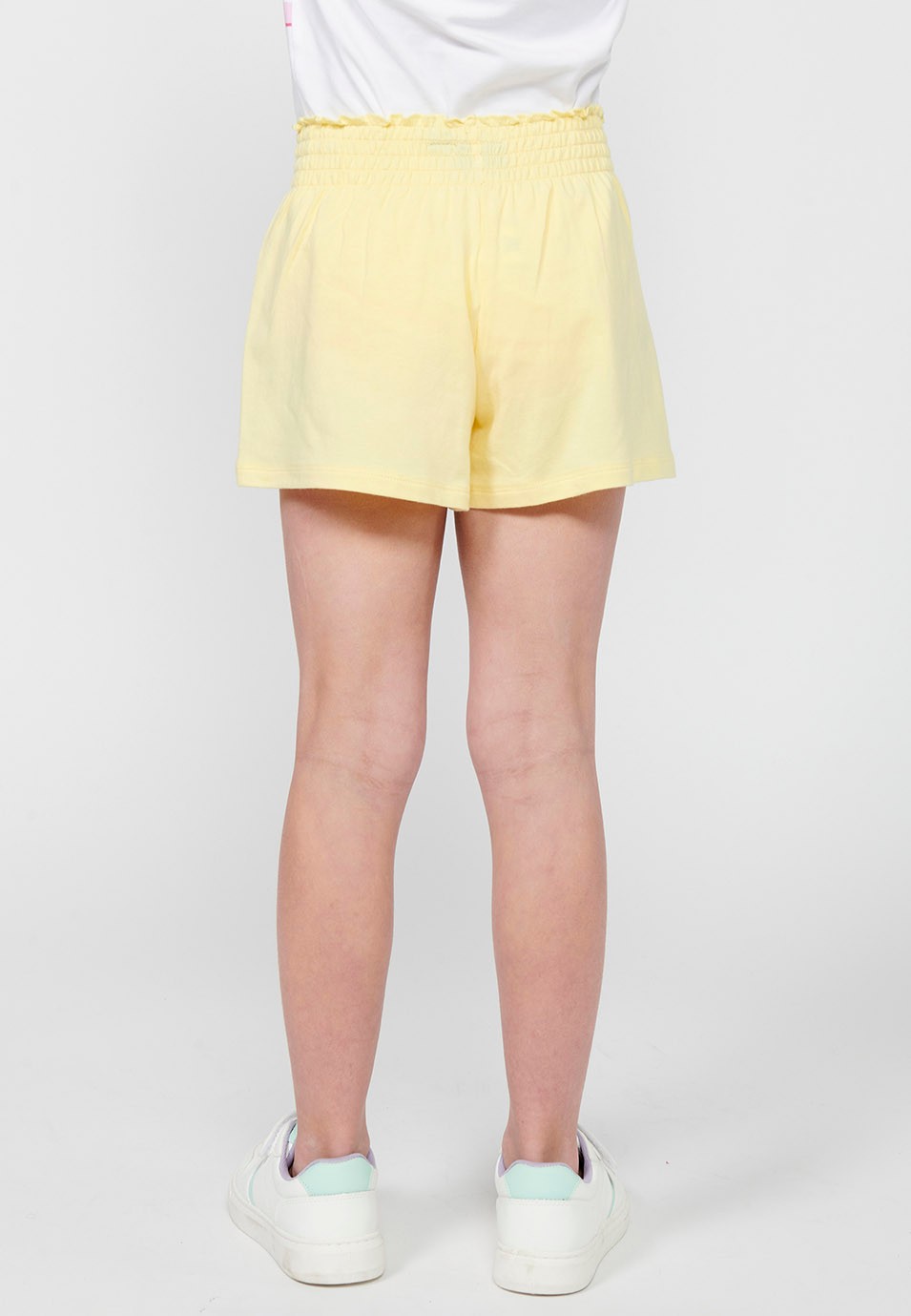 Pack de dos pantalones cortos Shorts uno de ellos con estampado floral y ambos con Cintura con goma ancha y cordón de Color Multicolor para Niña 3