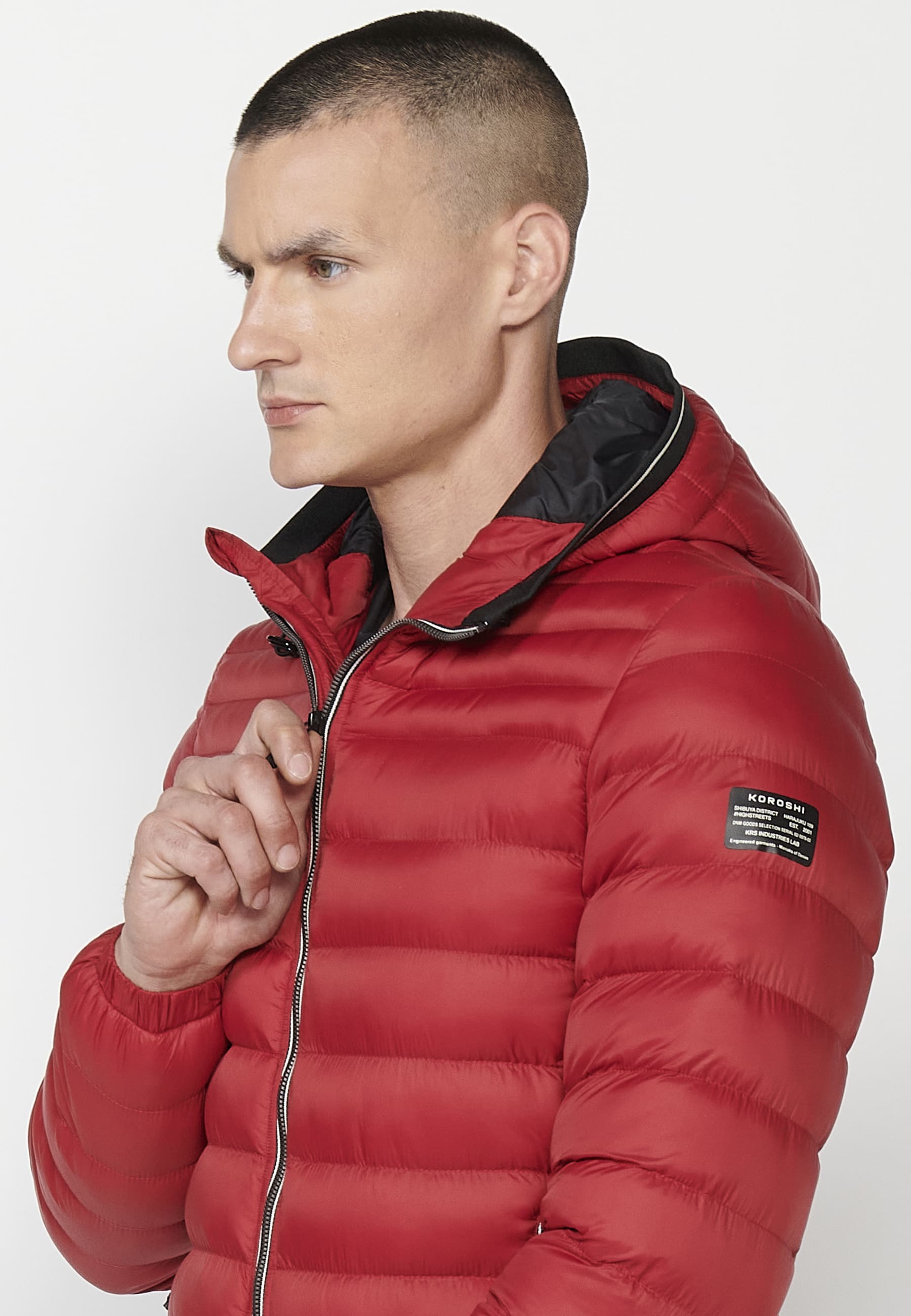 Chaqueta Cazadora acolchada con Cuello con capucha y Cierre delantero con cremallera y Bolsillos color Rojo para Hombre