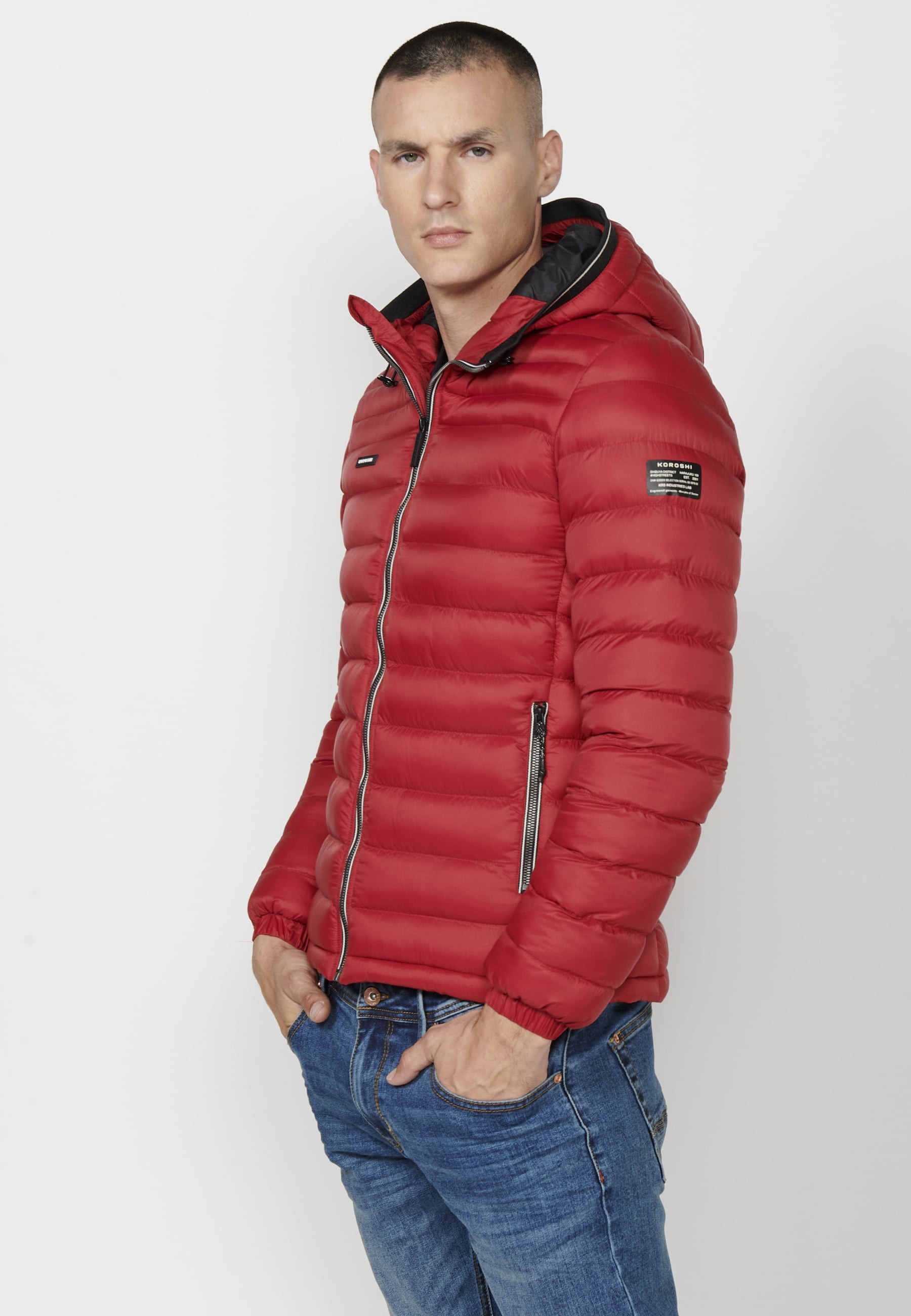 Chaqueta Cazadora acolchada con Cuello con capucha y Cierre delantero con cremallera y Bolsillos color Rojo para Hombre