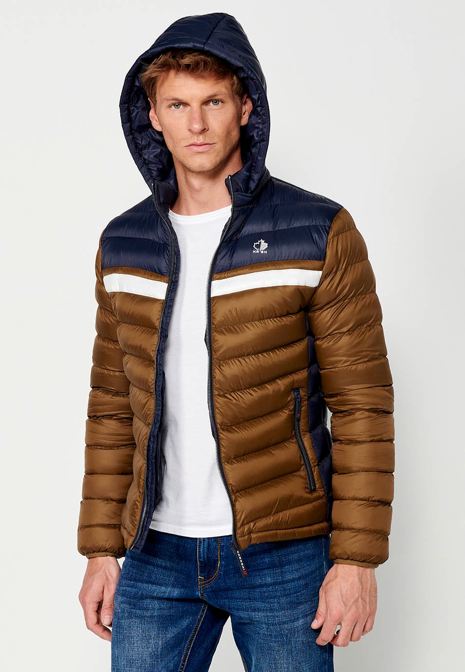 Chaqueta Cazadora acolchada con Cuello alto con capucha y Cierre delantero con cremallera color Marrón para Hombre
