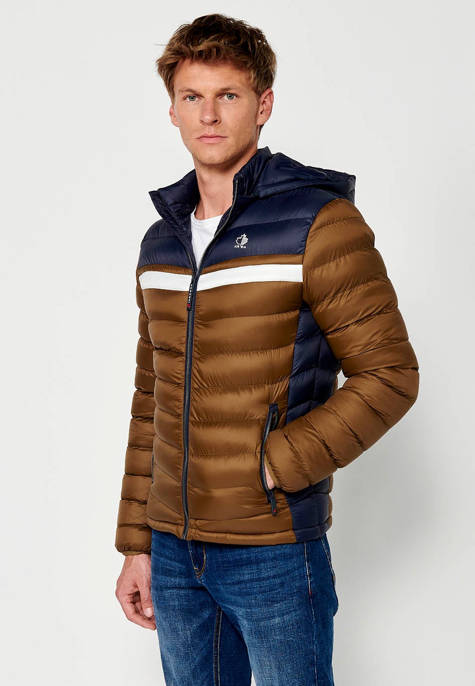 Chaqueta Cazadora acolchada con Cuello alto con capucha y Cierre delantero con cremallera color Marrón para Hombre