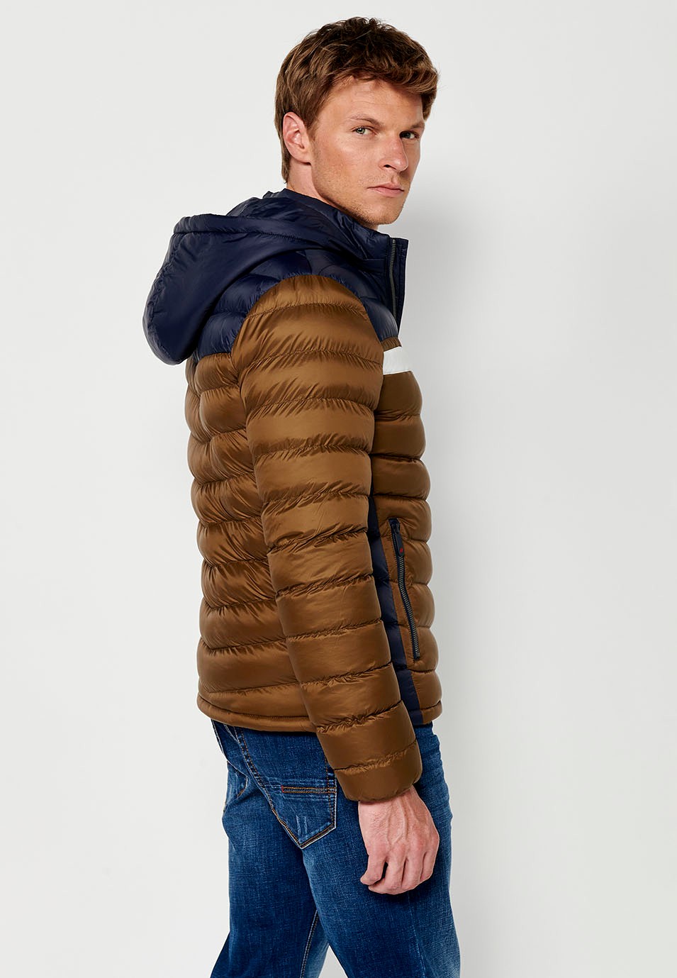 Chaqueta Cazadora acolchada con Cuello alto con capucha y Cierre delantero con cremallera color Marrón para Hombre