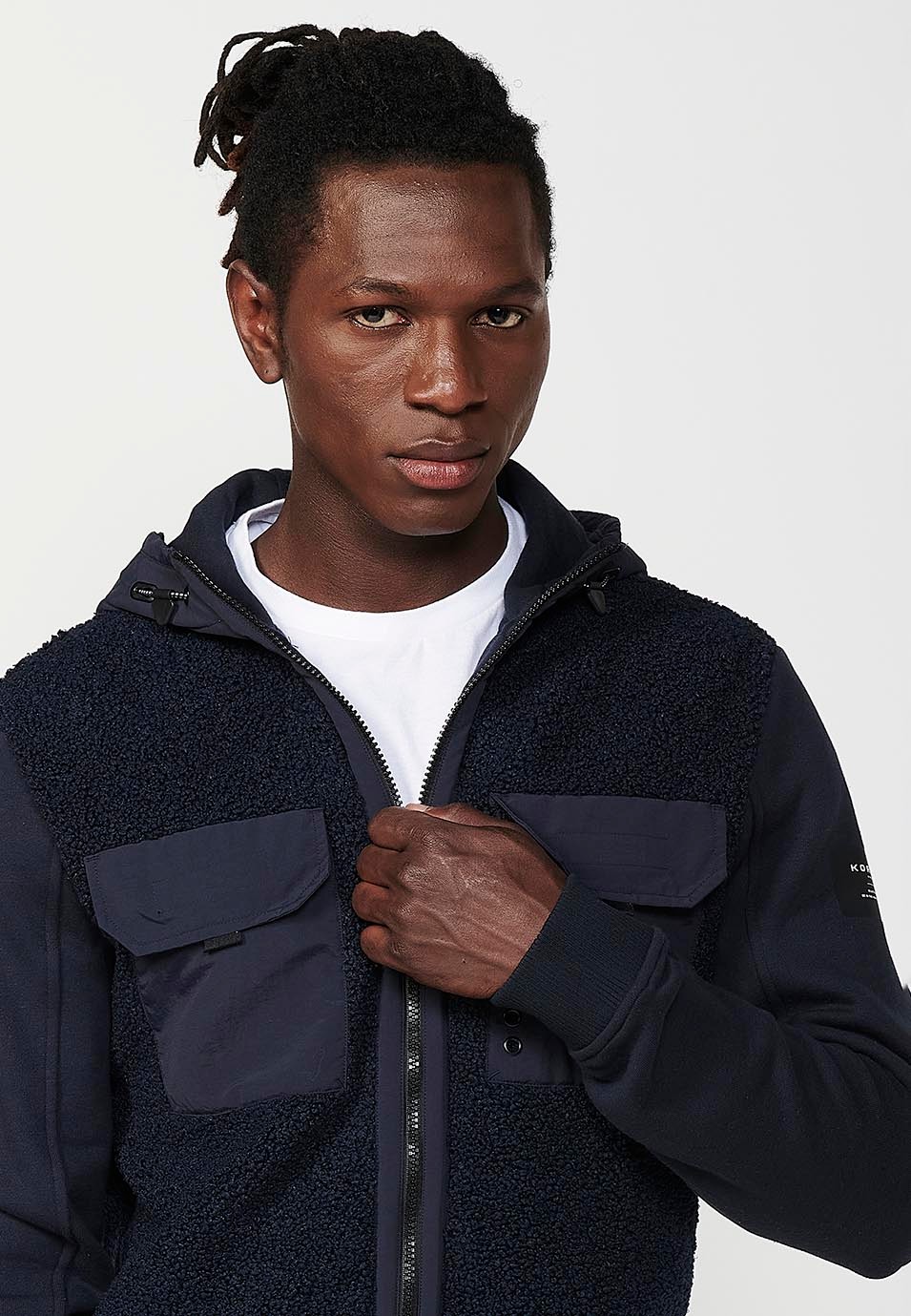 Chaqueta sudadera de manga larga con bolsillos delanteros y solapas para hombre de color navy