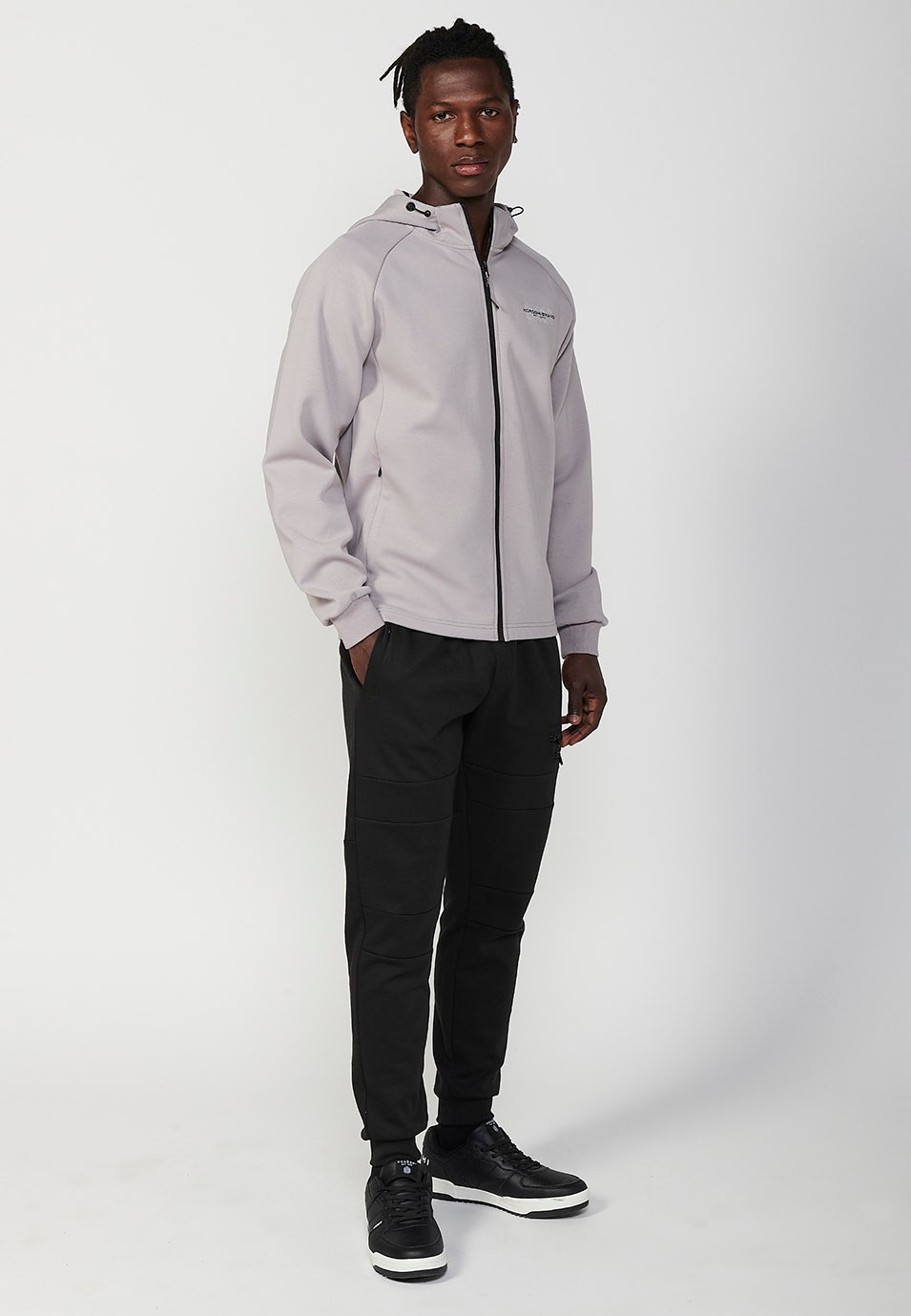 Chaqueta de manga larga con cuello y capucha con cierre delantero y cremallera con bolsillos para hombre de color gris