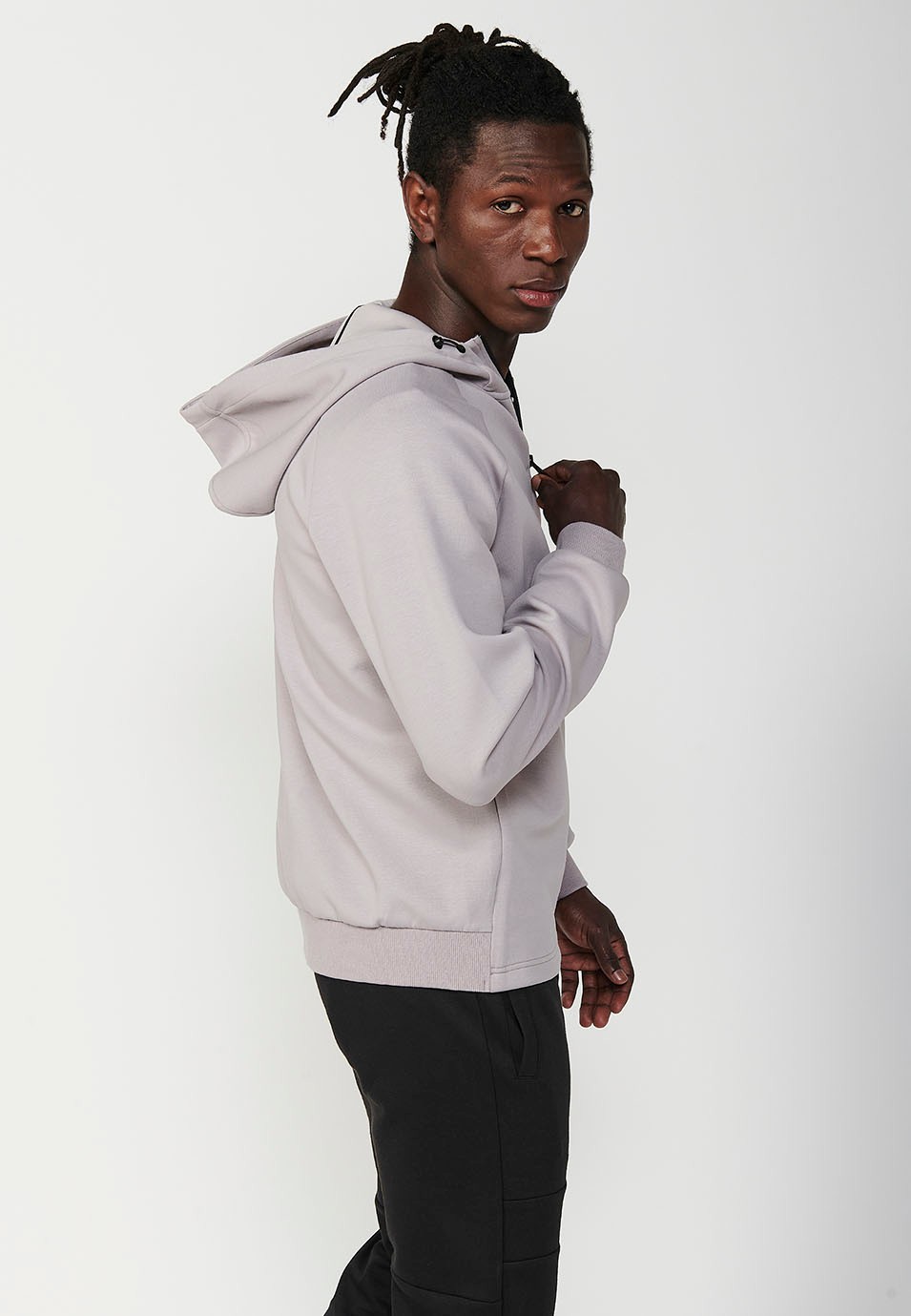 Chaqueta de manga larga con cuello y capucha con cierre delantero y cremallera con bolsillos para hombre de color gris