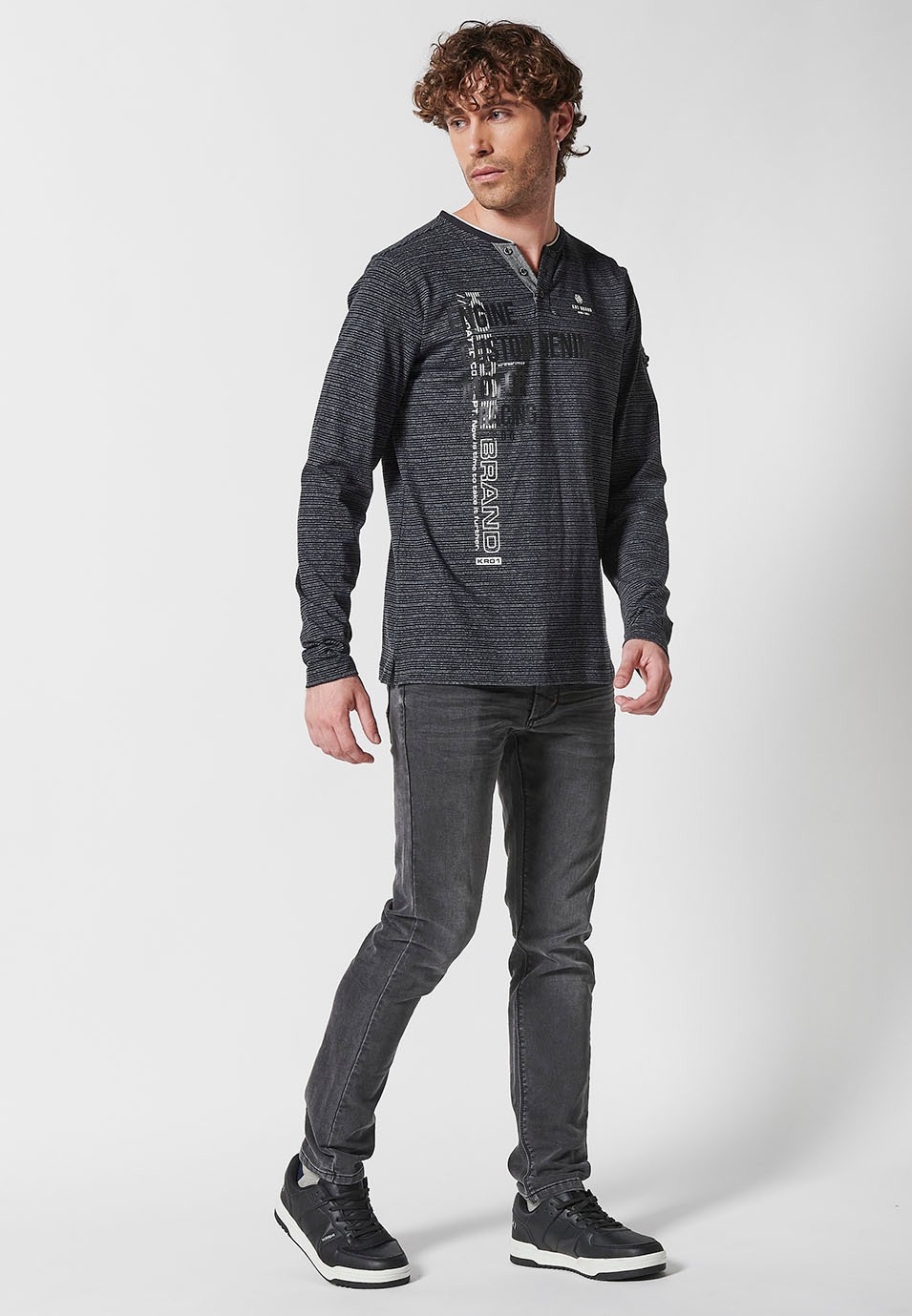Men's Black Crew Neck Long Sleeve T-Shirt with Slit and Front Print