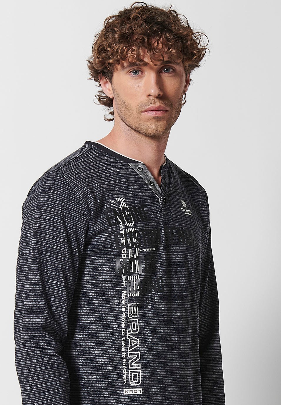 Men's Black Crew Neck Long Sleeve T-Shirt with Slit and Front Print