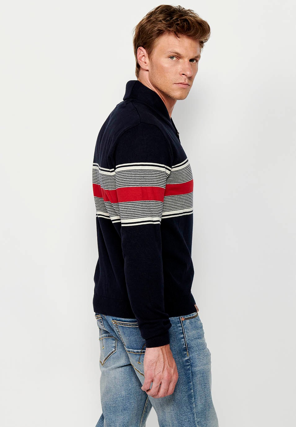 Feinstrickpullover aus Baumwolle mit gekreuztem Rollkragenpullover mit Knopfverschluss und marineblauen Streifen auf der Brust für Herren
