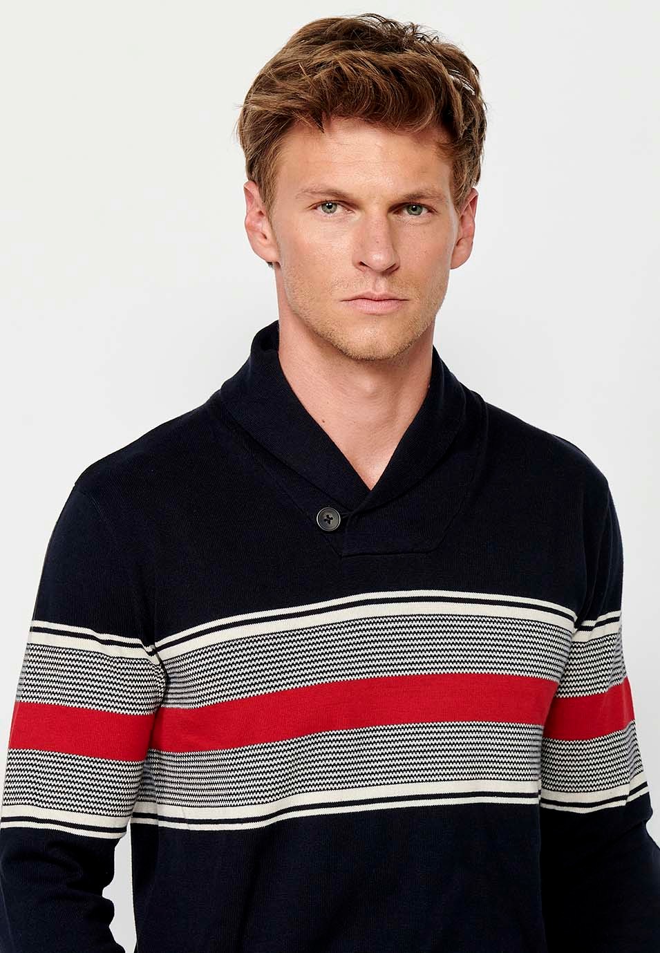 Feinstrickpullover aus Baumwolle mit gekreuztem Rollkragenpullover mit Knopfverschluss und marineblauen Streifen auf der Brust für Herren