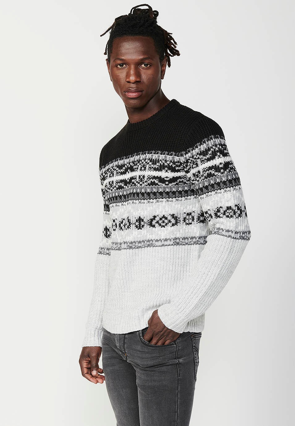 Jersey tricot de manga larga y acabado en rib con cuello redondo para hombre de color negro
