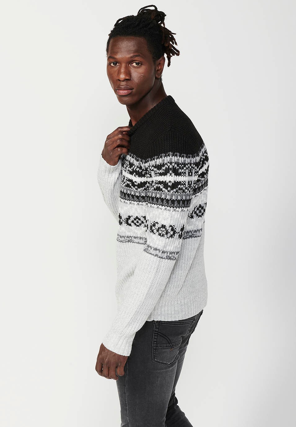 Jersey tricot de manga larga y acabado en rib con cuello redondo para hombre de color negro