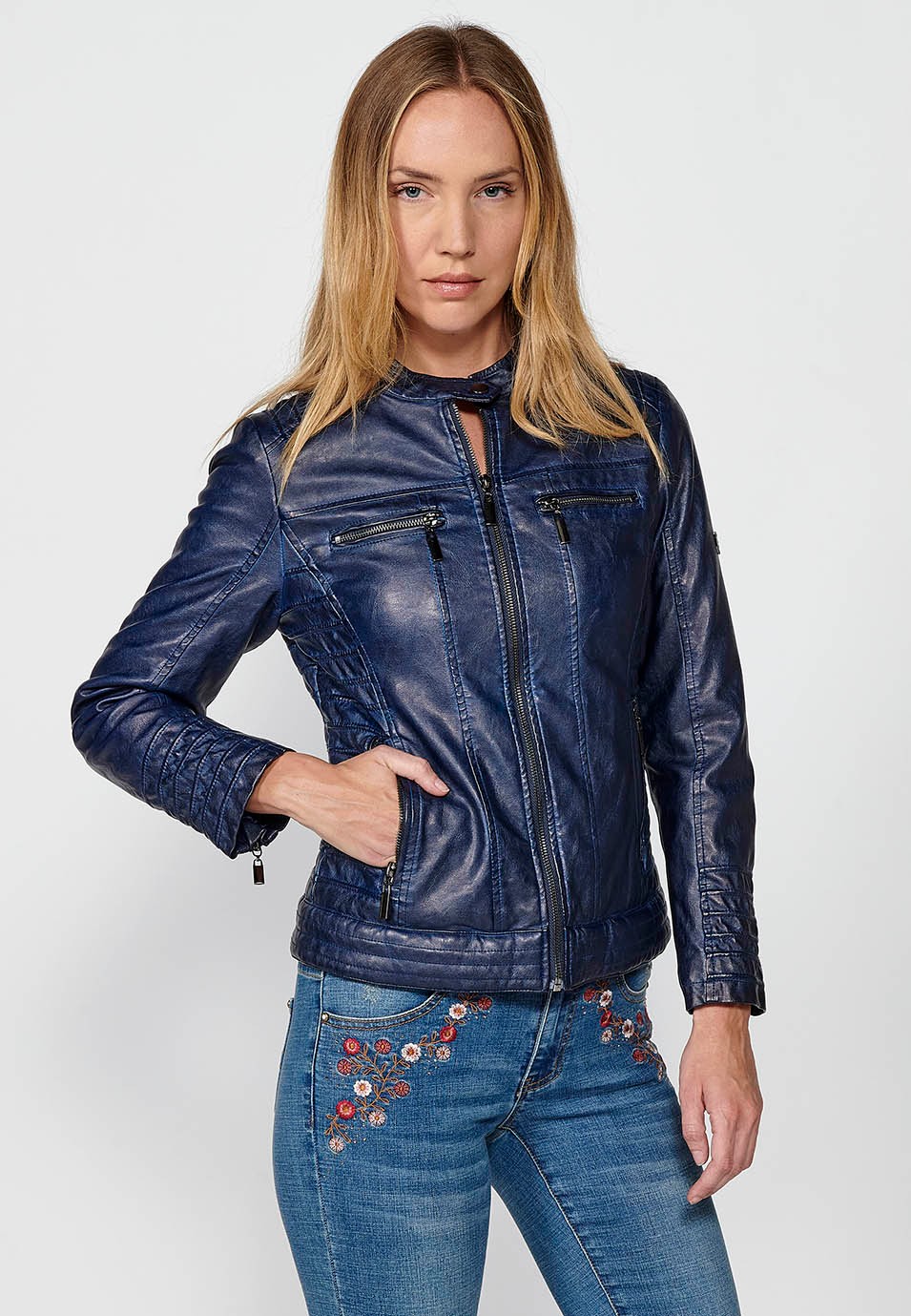 Blouson style motard bleu en simili cuir effet lavé doublé de fourrure synthétique pour Femme