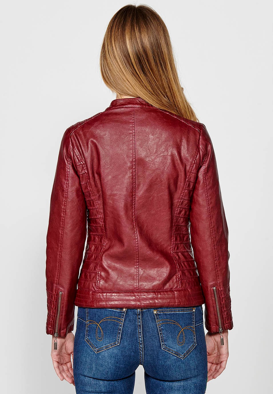 Chaqueta Cazadora estilo motero color granate en polipiel efecto lavado forrada con pelo sintético para Mujer