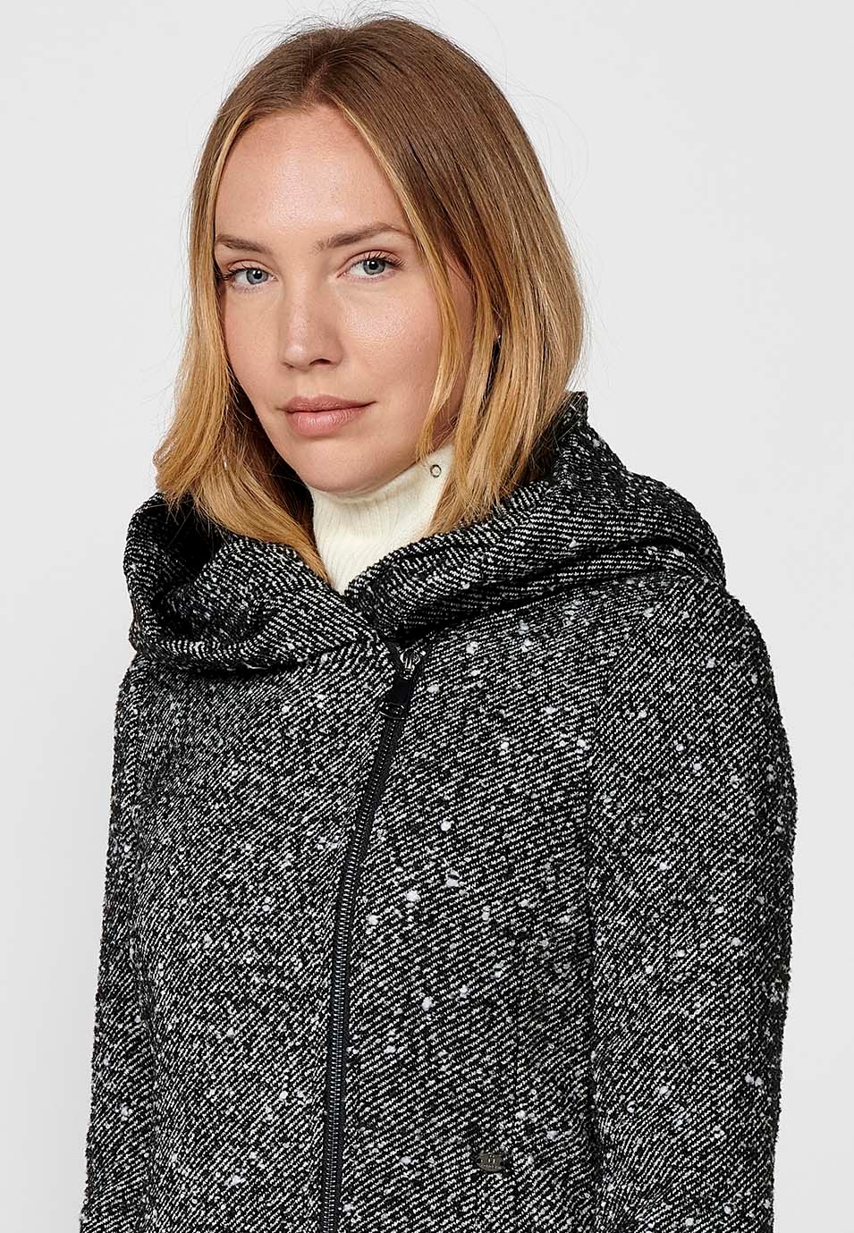 Abrigo corto con Tejido blanco y negro con capucha de color Negro para Mujer