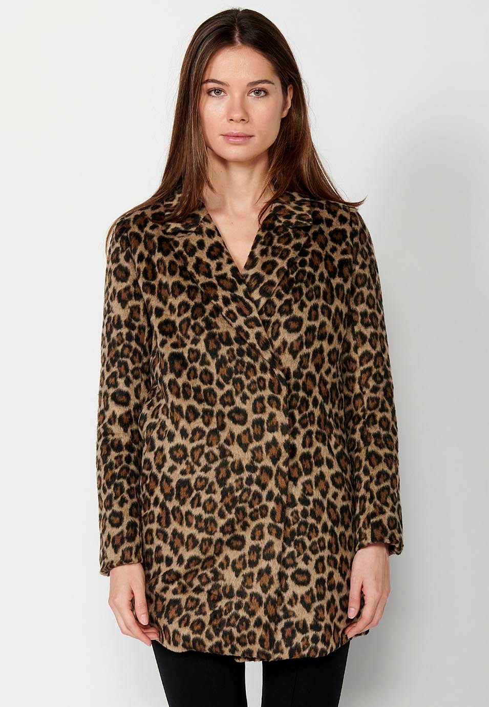 Abrigo corto estampado leopardo forrado con pelo sintetico y cuello con solapa para mujer