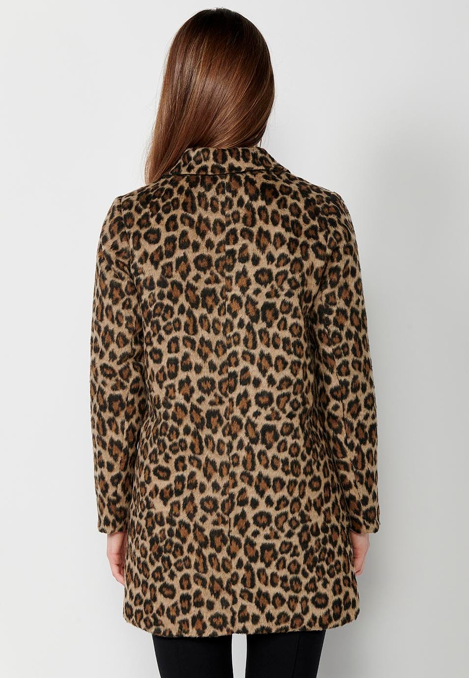 Abrigo corto estampado leopardo forrado con pelo sintetico y cuello con solapa para mujer