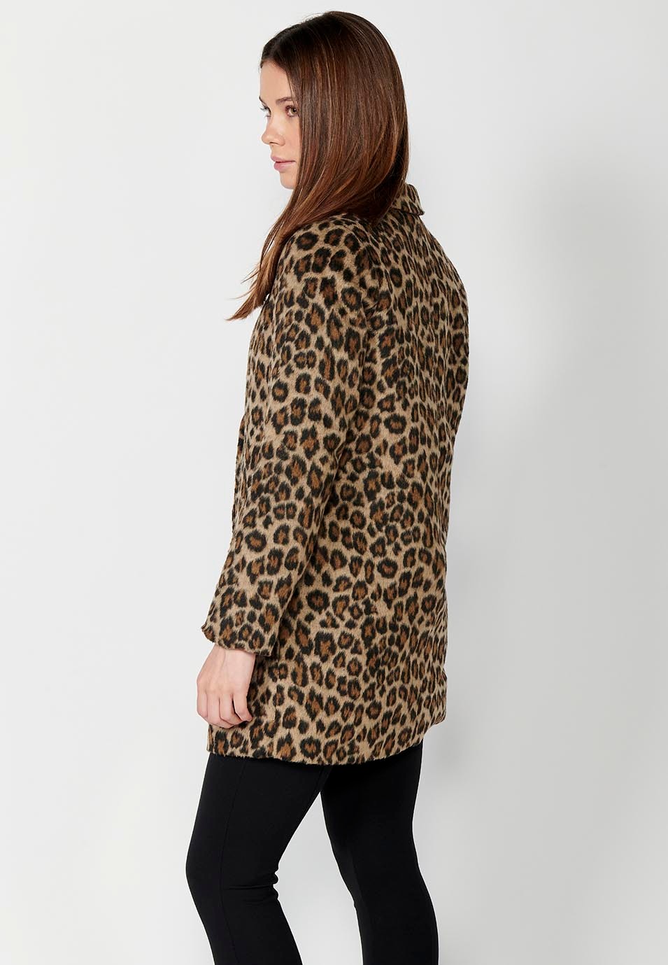 Abrigo corto estampado leopardo forrado con pelo sintetico y cuello con solapa para mujer