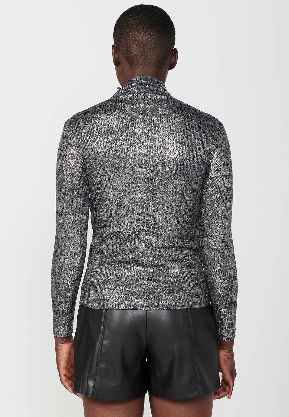 Langärmliges T-Shirt mit Stehkragen und schillerndem Schlangenstoff in Grau für Damen