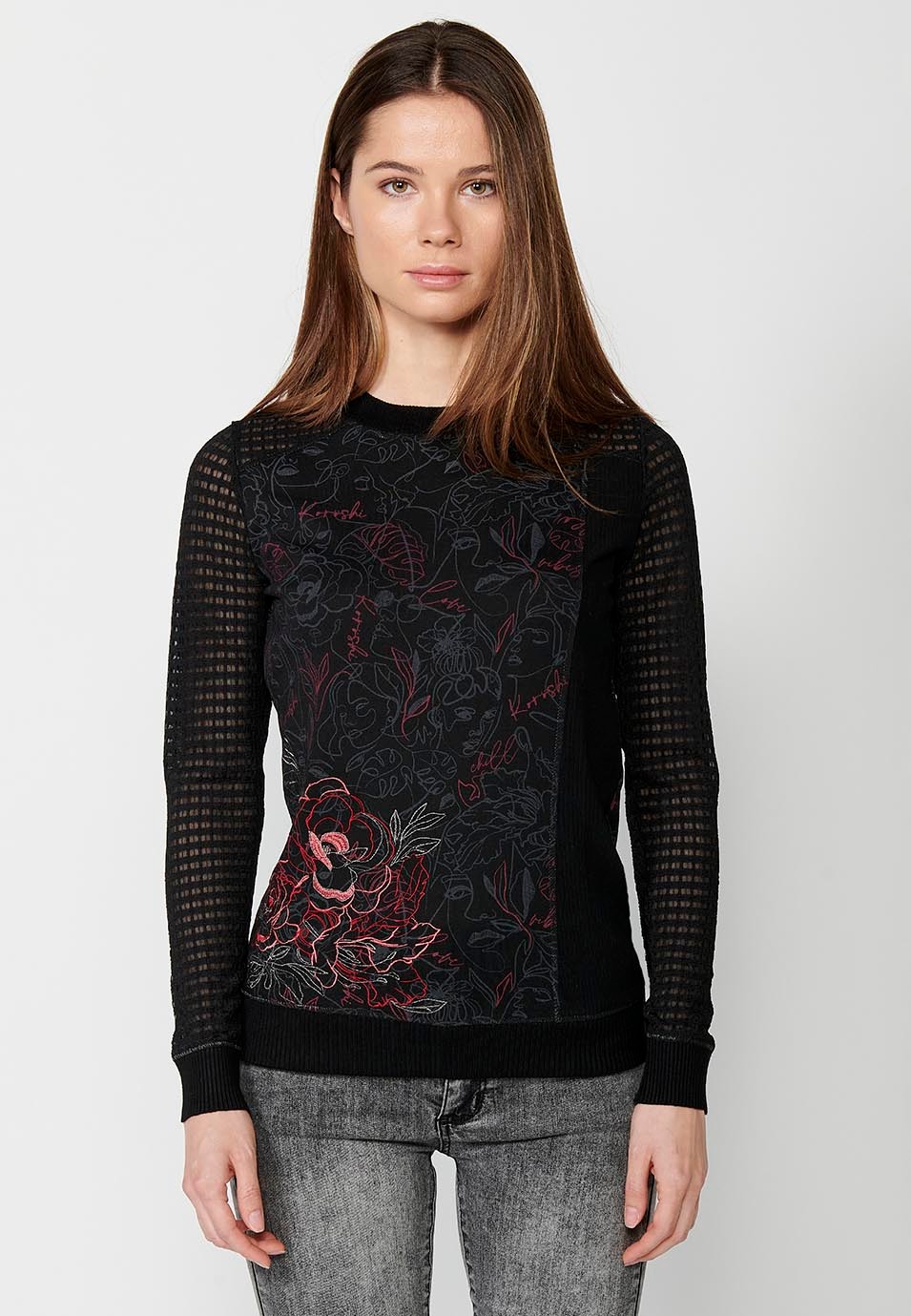 Patchwork T-shirt mixed with long sleeves and round neck with floral print and embroidery in black for women