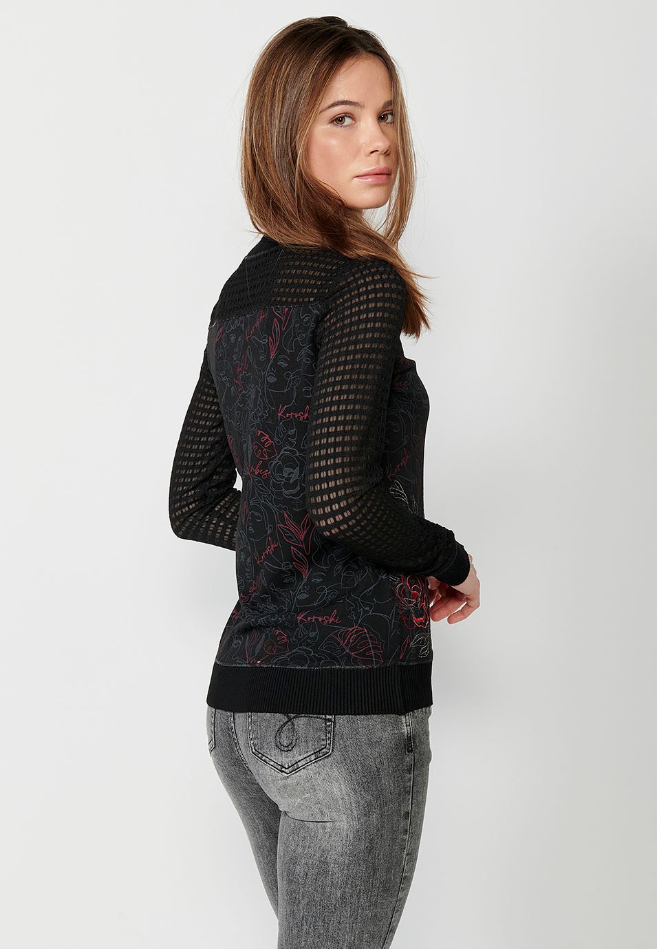 Patchwork T-shirt mixed with long sleeves and round neck with floral print and embroidery in black for women